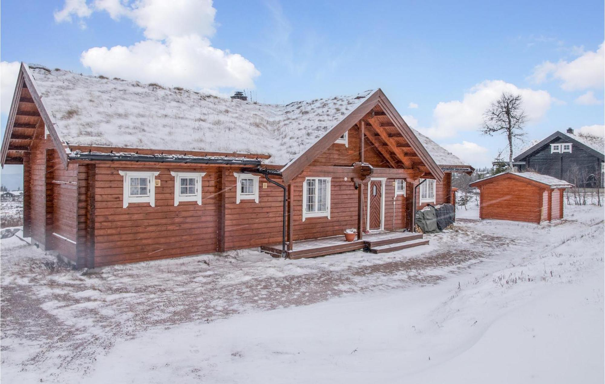 Gorgeous Home In Ostby With Kitchen Kültér fotó